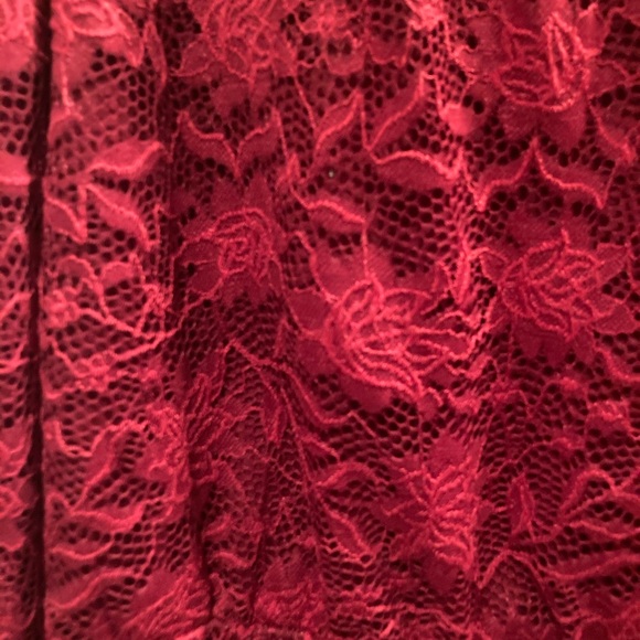Maurices 1X red burgundy lace long sleeve blouse floral pattern flower lacey - Picture 2 of 8